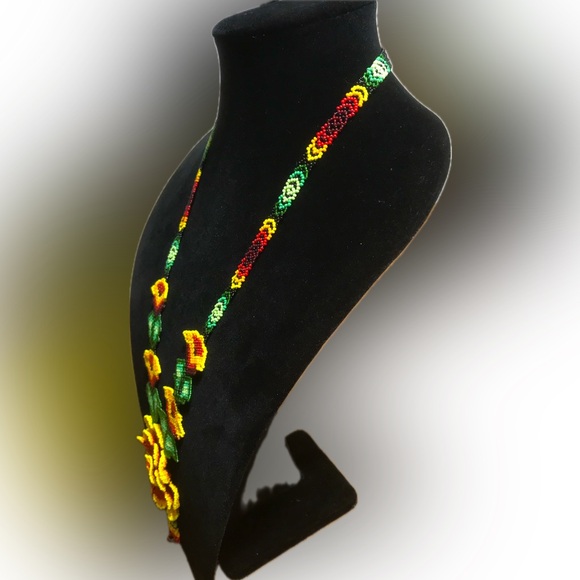 Artisan 3D Flower Blooming Sequence Glass Seed Bead Necklace - Picture 2 of 9